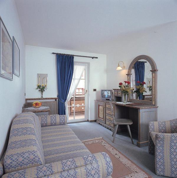 Hotel Garni Soreie Pozza di Fassa Room photo